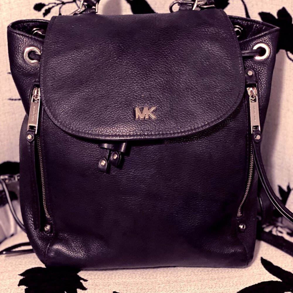 Evie Medium Pebbled Leather Backpack